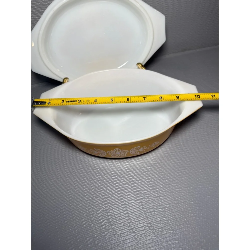 Vintage Pyrex Butterfly Gold 043 Oval Casserole Dish with Lid 1.5 Quart Yellow